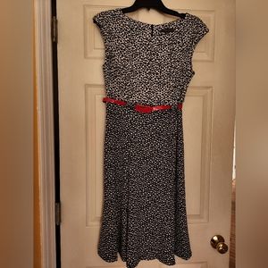 NWOT Woman's Dress Size 6